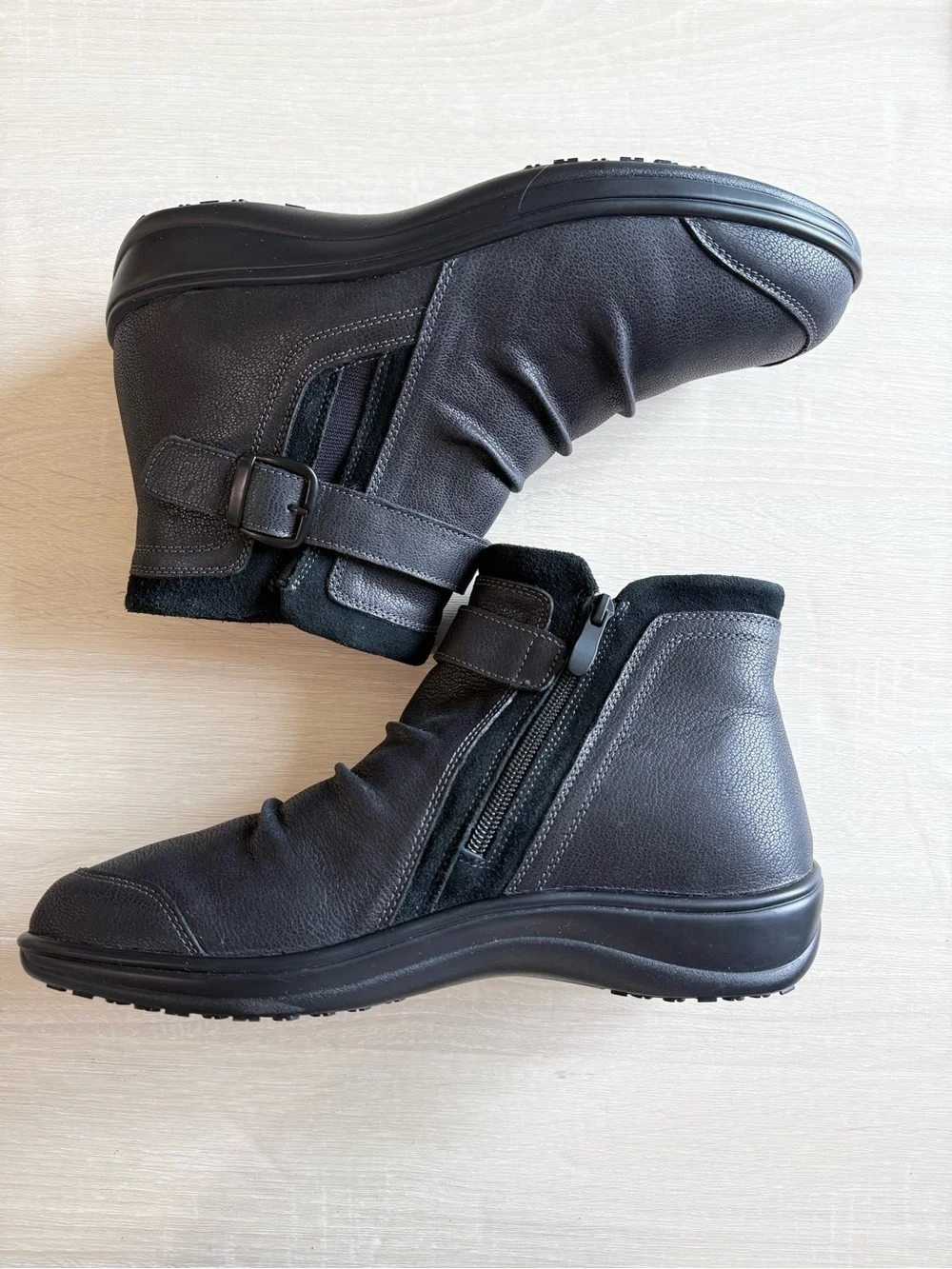 SoftWalk Women’s Black Leather Ankle Boots Size 11 M Buckle Strap Comfort Zip Bo